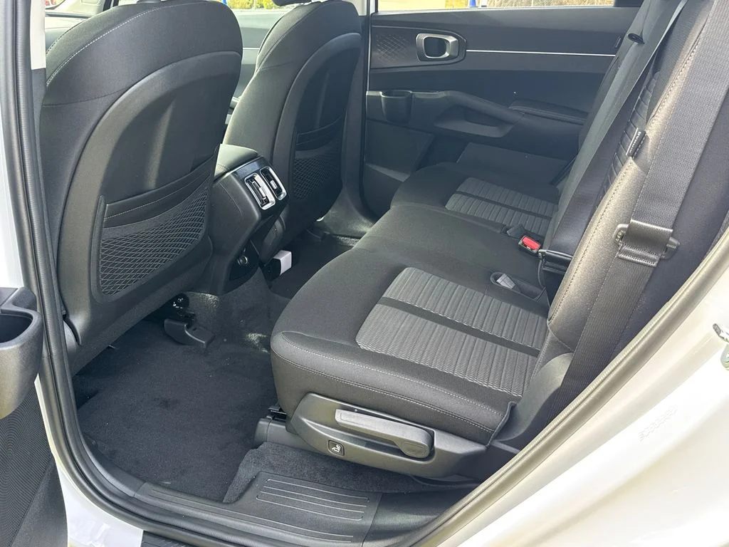 New 2026 Glacial White Pearl Kia LX image 20