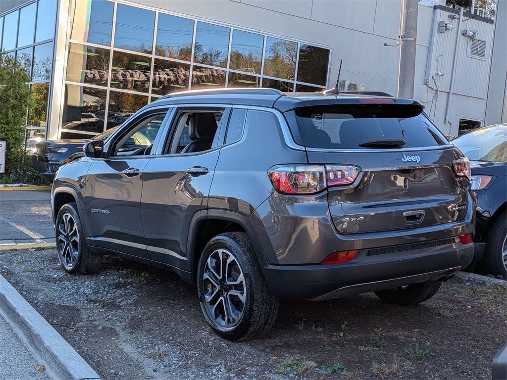 2022 Jeep Compass Limited photo 2