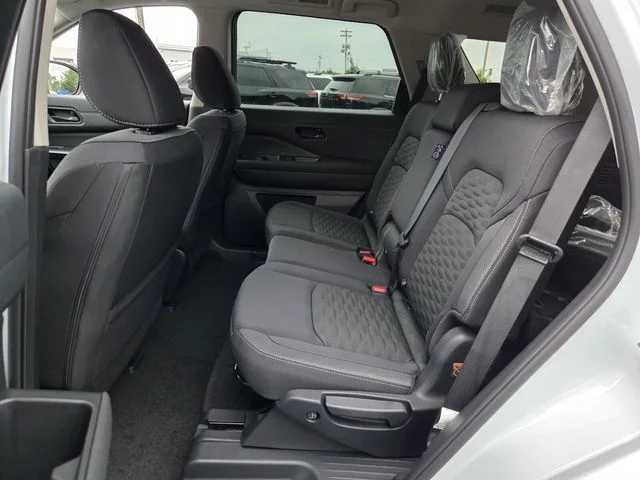New 2026 Everest White Pearl TriCoat Nissan SV image 10
