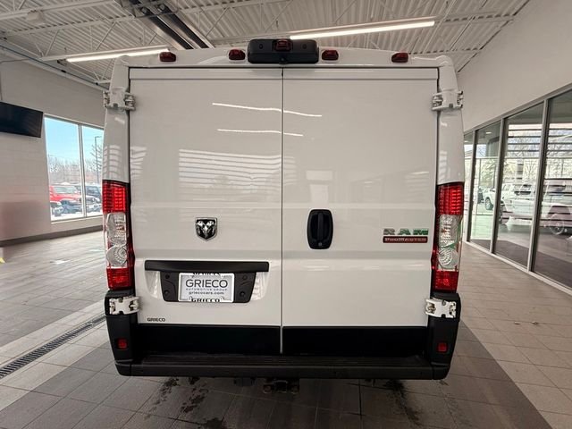 Used 2022 White Ram Base image 10