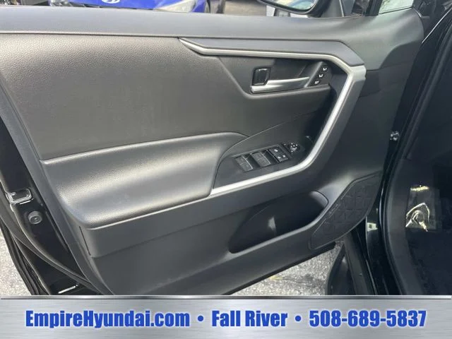 2025 Toyota RAV4 XLE Premium - Photo 18
