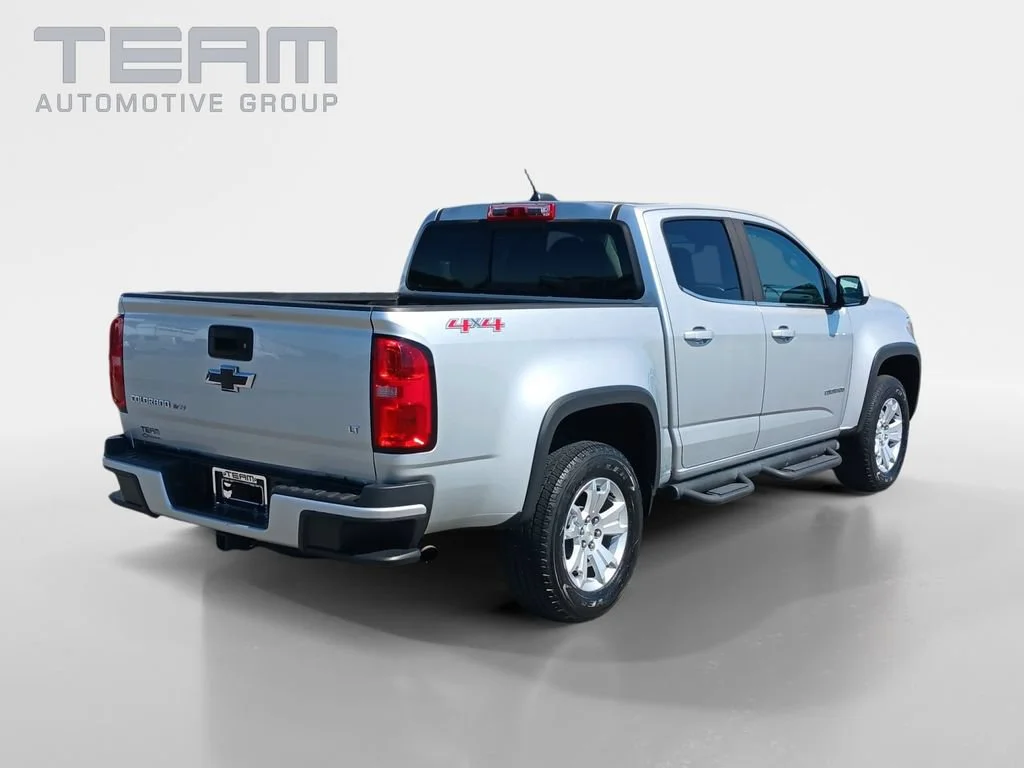 Used 2018 SILVER ICE METALLIC Chevrolet 4WD LT image 7