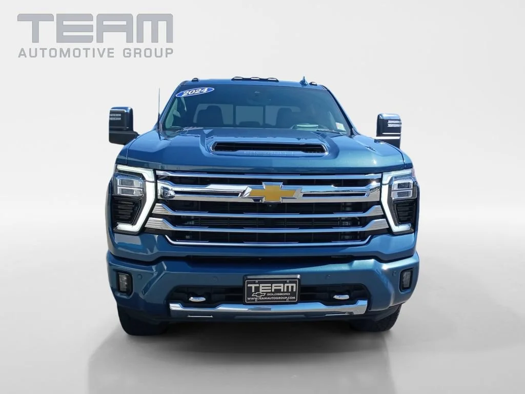 Used 2024 Lakeshore Blue Metallic Chevrolet High Country image 2