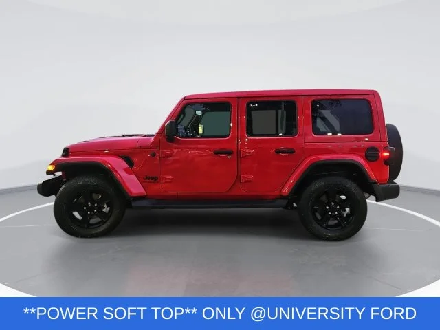 Used 2023 Red Jeep Altitude image 6