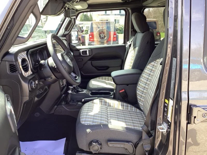 New 2026 Granite Crystal Metallic Clear-Coat Exterior Paint Jeep 85th Anniversary Edition image 27
