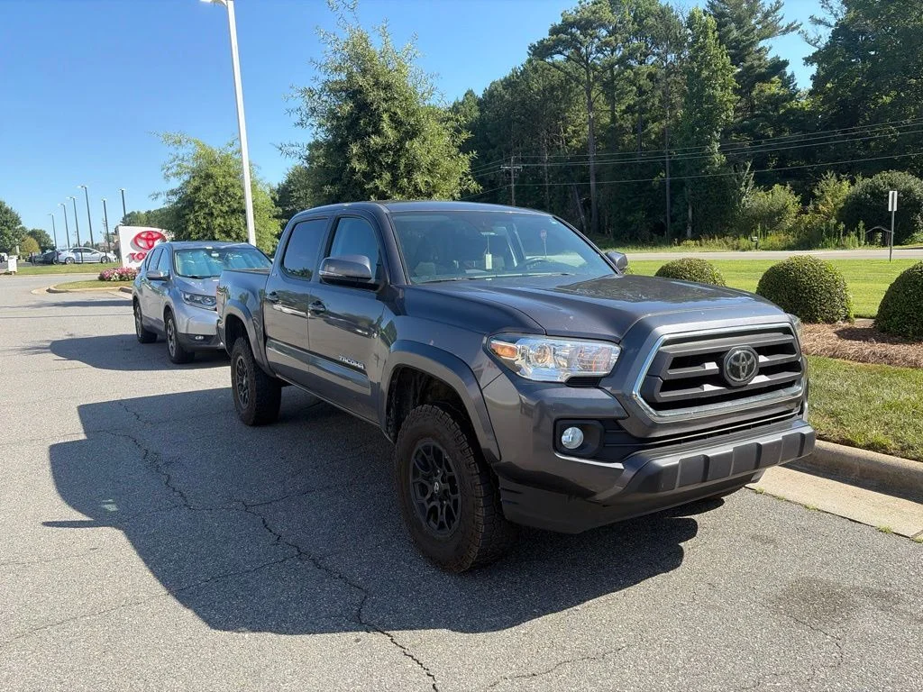 Used 2022 Gray Toyota SR5 image 3