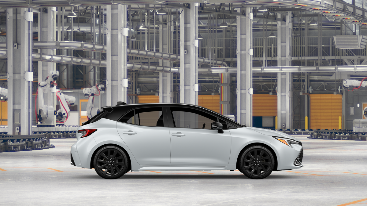 New 2027 Wind Chill Pearl with Black roof Toyota XSE image 12