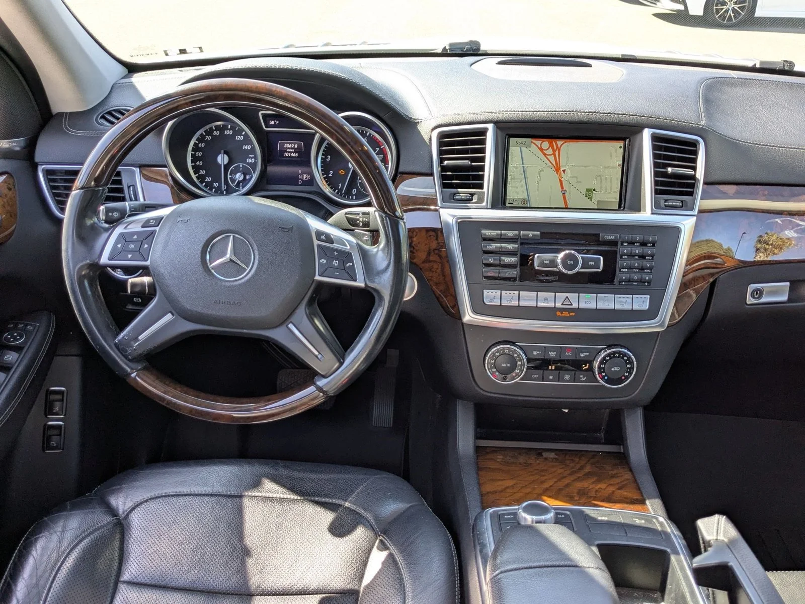 Used 2015 Diamond White Metallic Mercedes-Benz GL 450 image 18