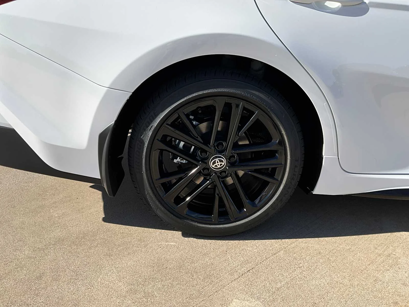 2026 Toyota Camry SE - Photo 11