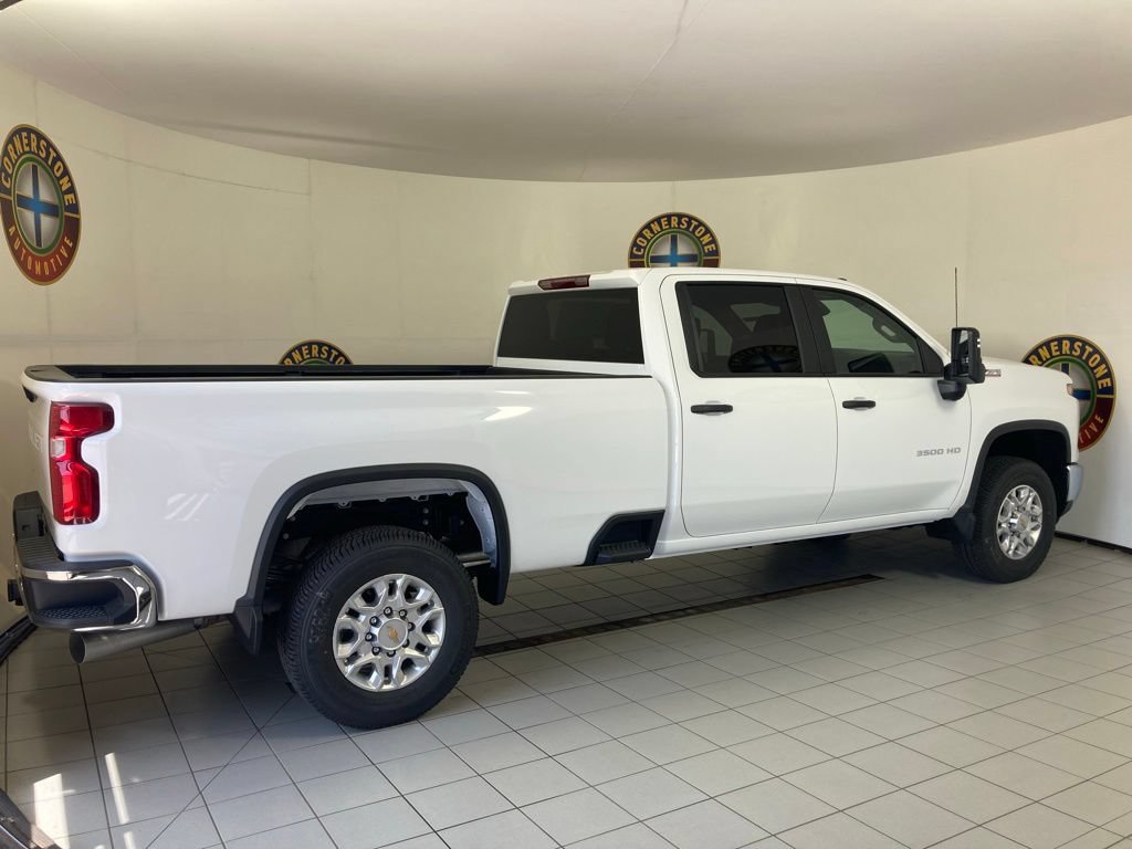 New 2026 Summit White Chevrolet WT image 19