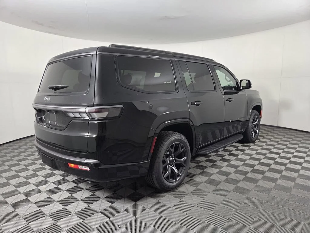 New 2026 High Gloss Black Exterior Paint Jeep Limited Altitude image 5