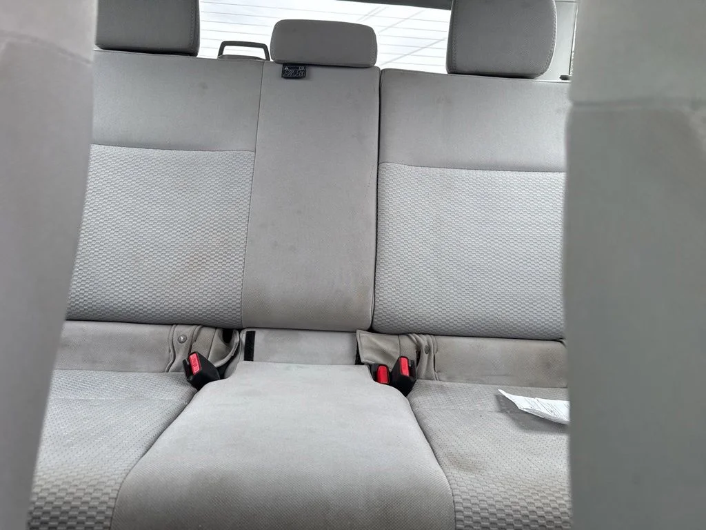 Used 2015 White Subaru 2.5i image 23