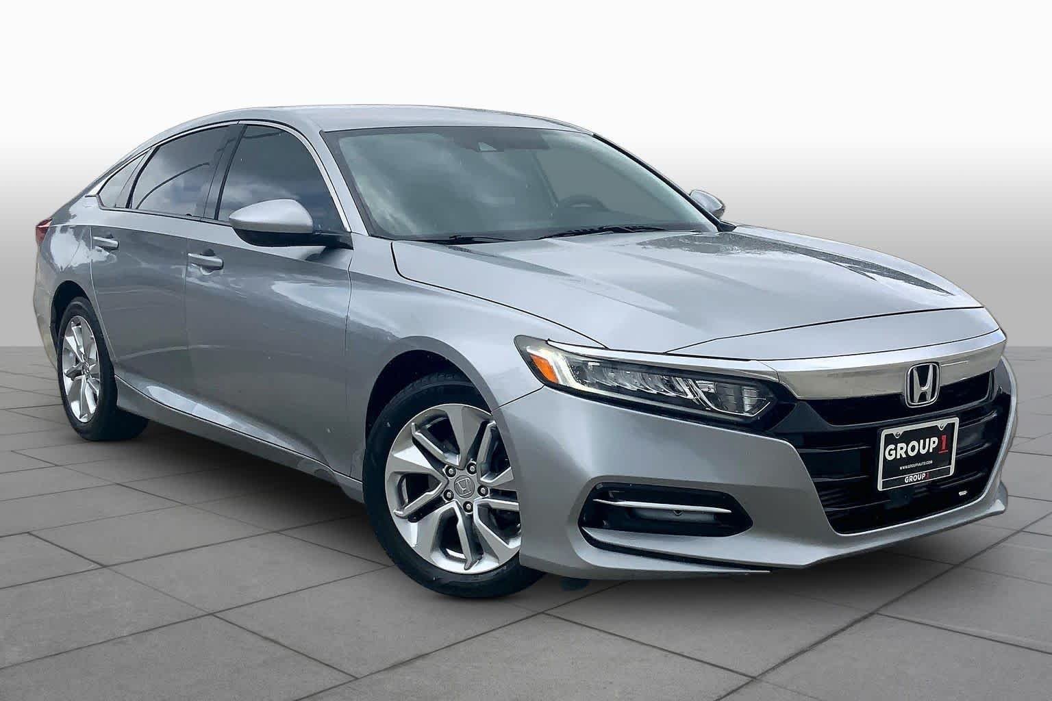 Used 2018 Lunar Silver Metallic Honda LX 1.5T image 3