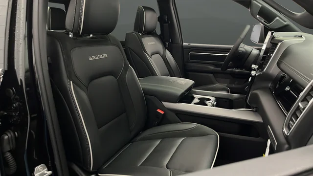 New 2026 Diamond Black Crystal Pearl-Coat Exterior Paint RAM Laramie image 23