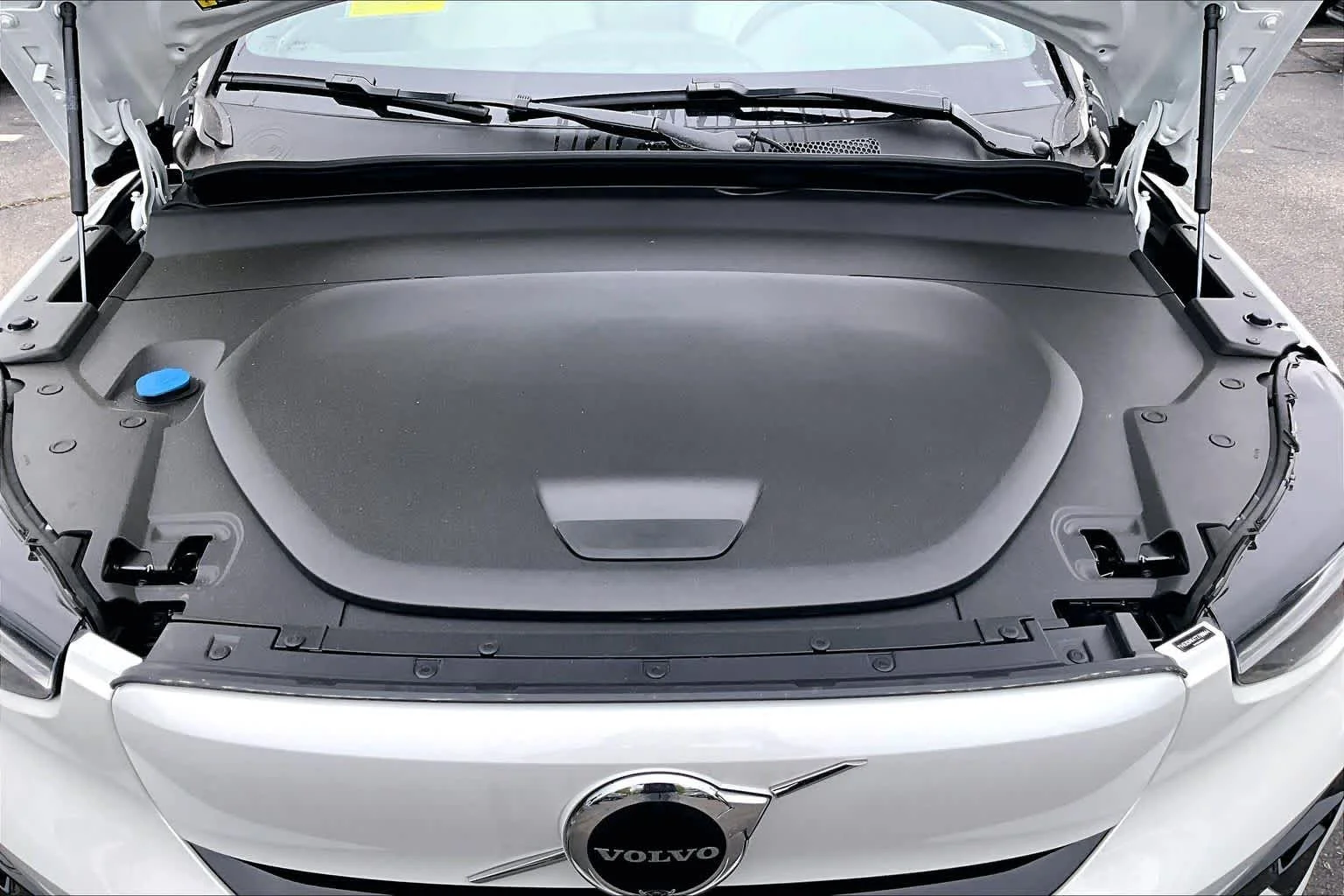 New 2026 WHITE Volvo Plus image 14