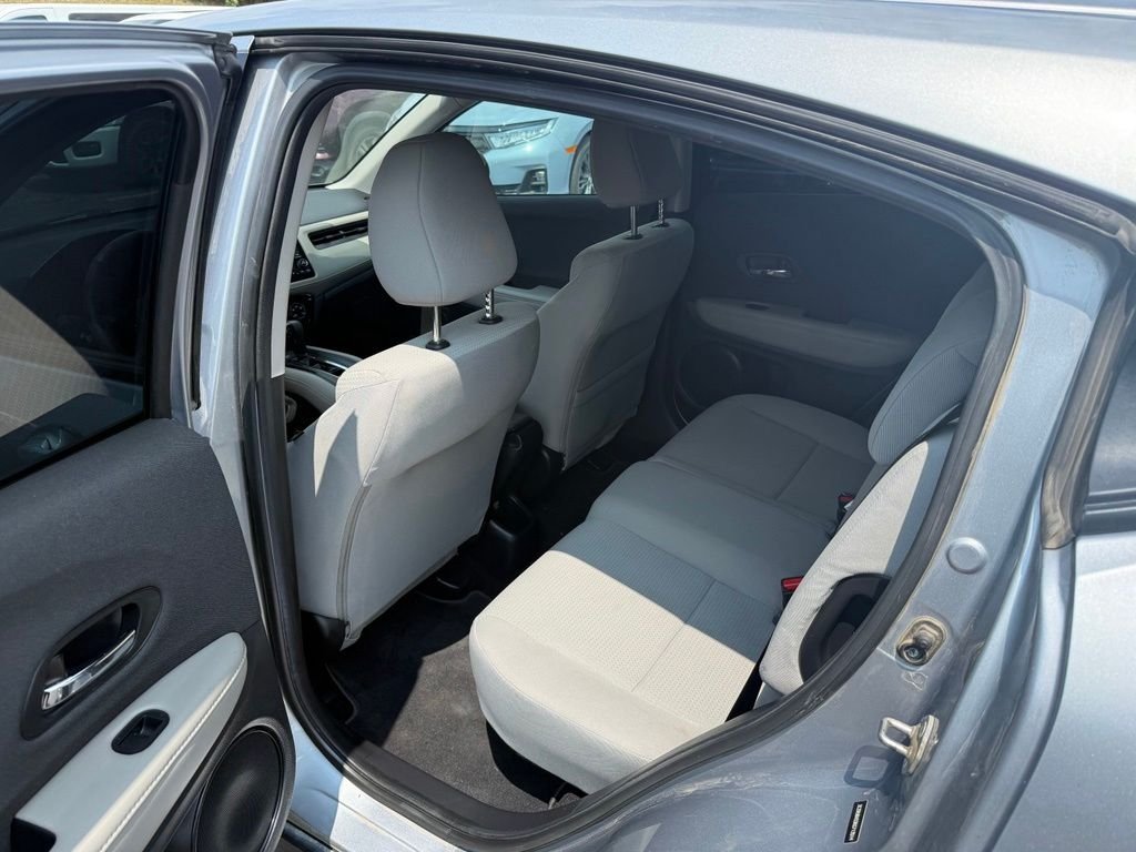 Certified Used 2019 Lunar Silver Metallic Honda LX image 6