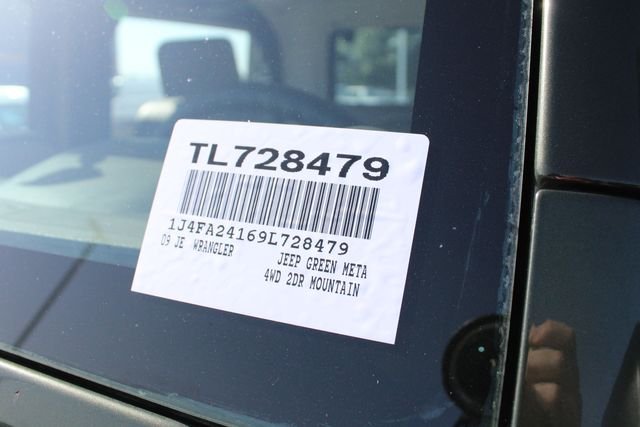 Used 2009 Green Jeep X image 34