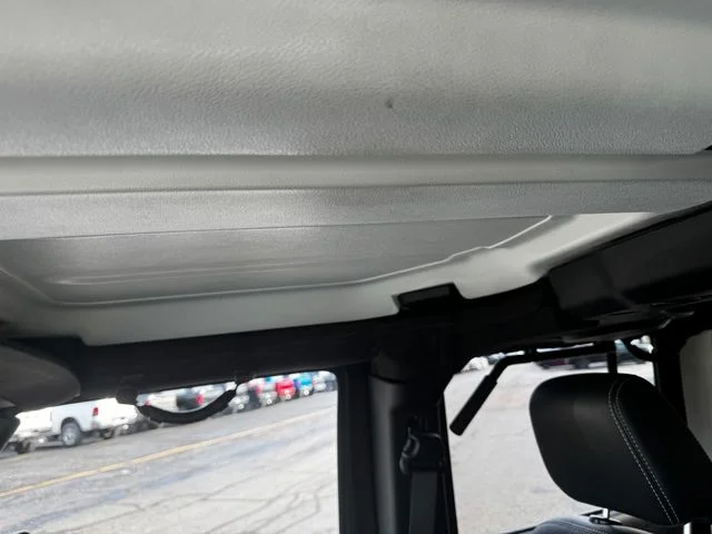 Used 2013 Black Jeep Unlimited Rubicon image 38