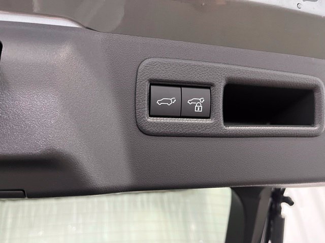 2026 Toyota C-HR SE - Photo 16