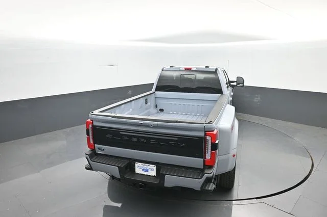 New 2026 Glacier Gray Metallic Tri-Coat Ford F-350® Platinum® image 30