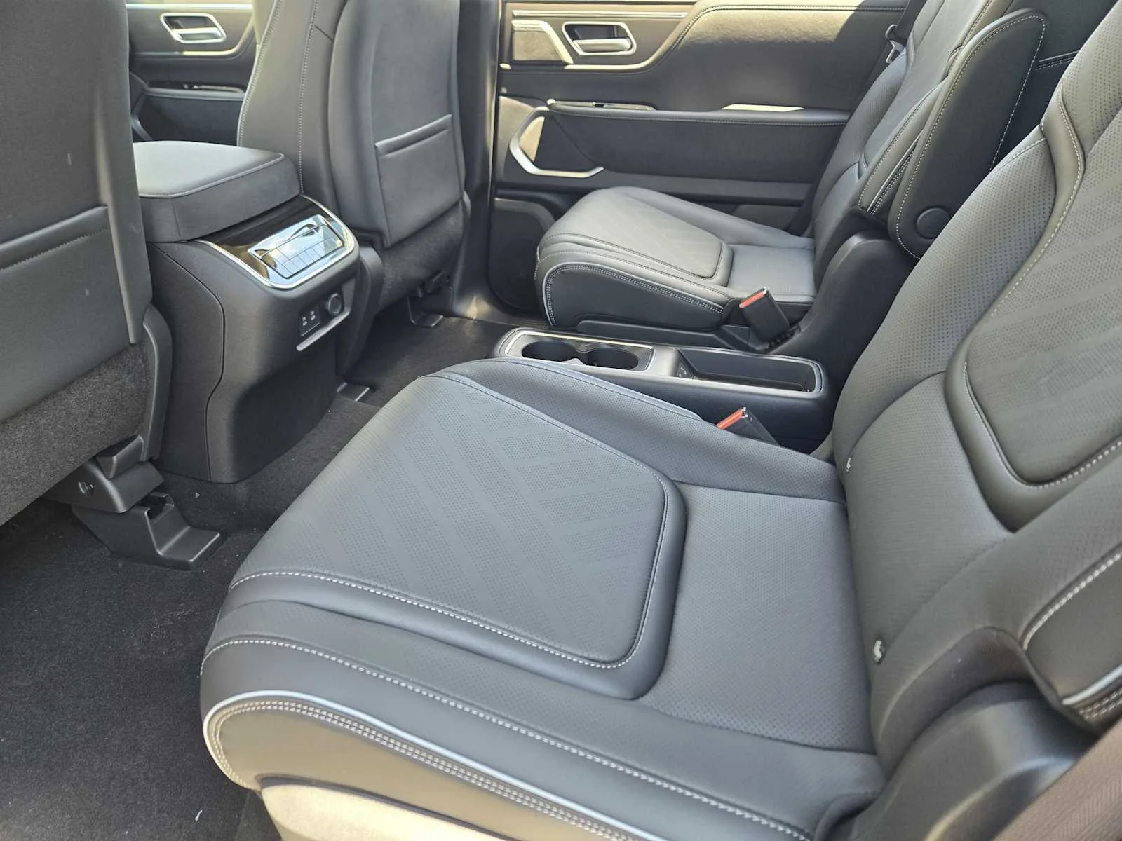 2026 INFINITI QX80 Luxe - Photo 18