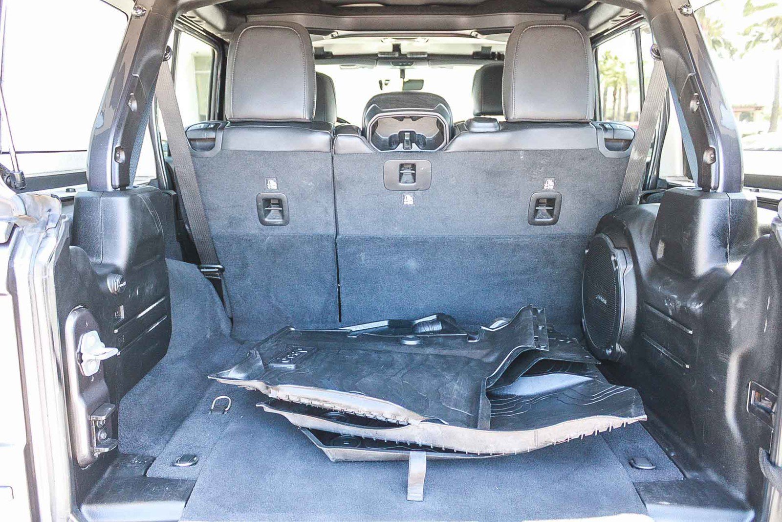 Used 2021 Granite Crystal Metallic Clearcoat Jeep Unlimited Rubicon image 26