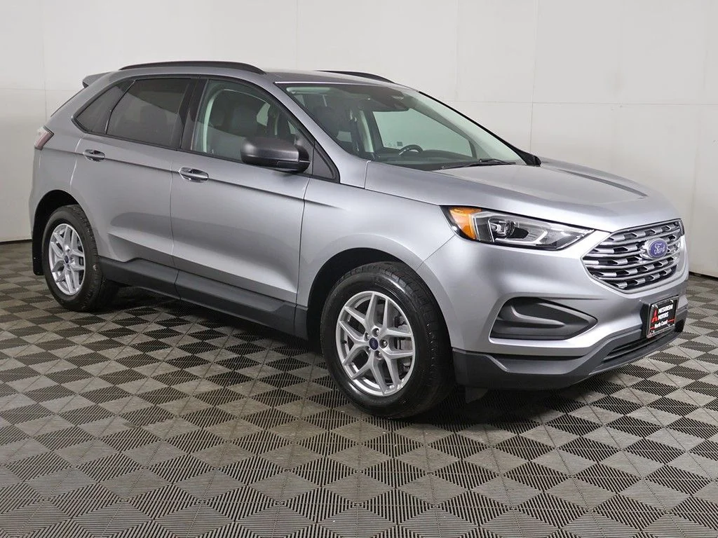 Used 2022 Silver Ford SE image 47