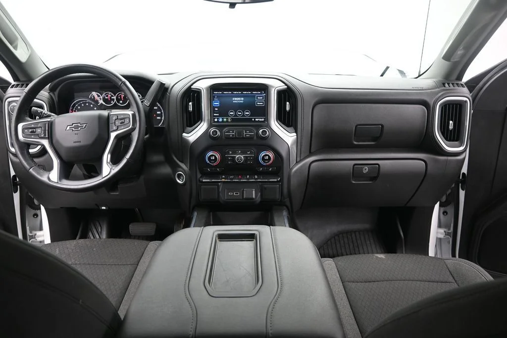 Used 2022 White Chevrolet RST image 32