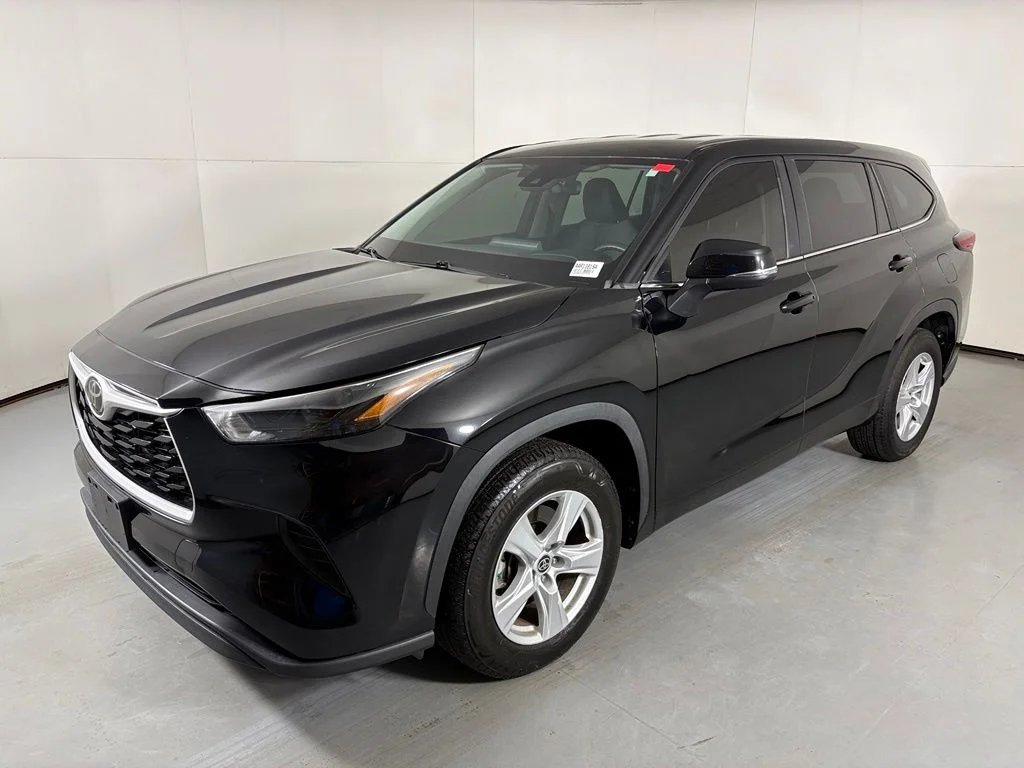 Used 2023 Black Toyota L image 4