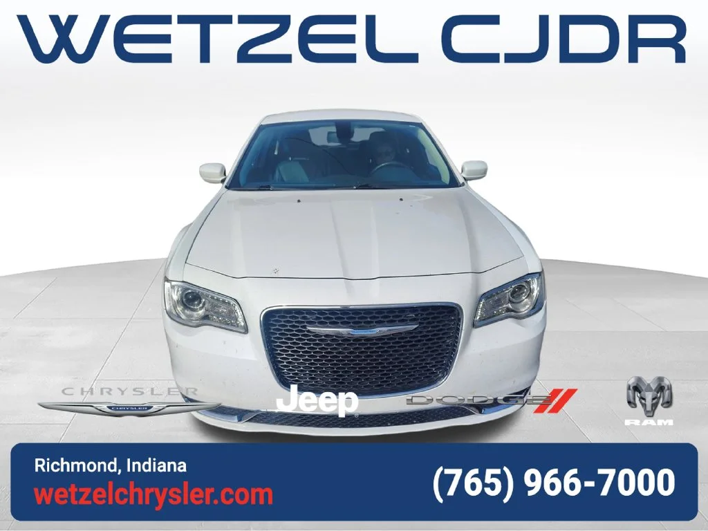 Used 2017 White Chrysler Limited image 1