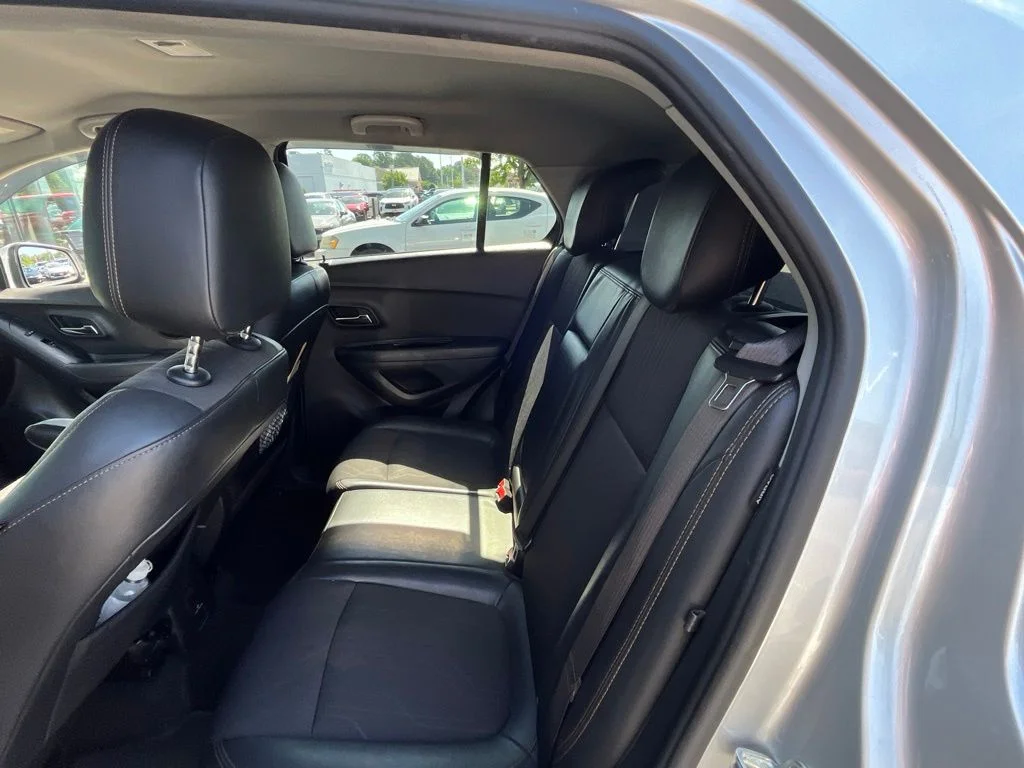 Used 2020 Silver Chevrolet LT image 29