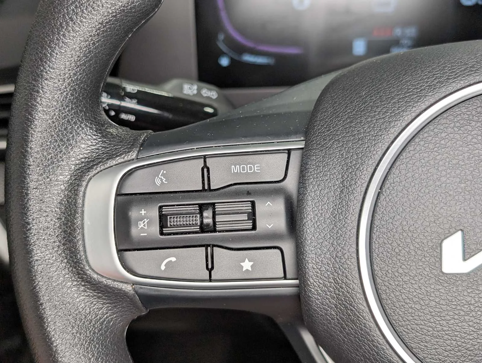 Used 2025 Ebony Black Kia LX image 34