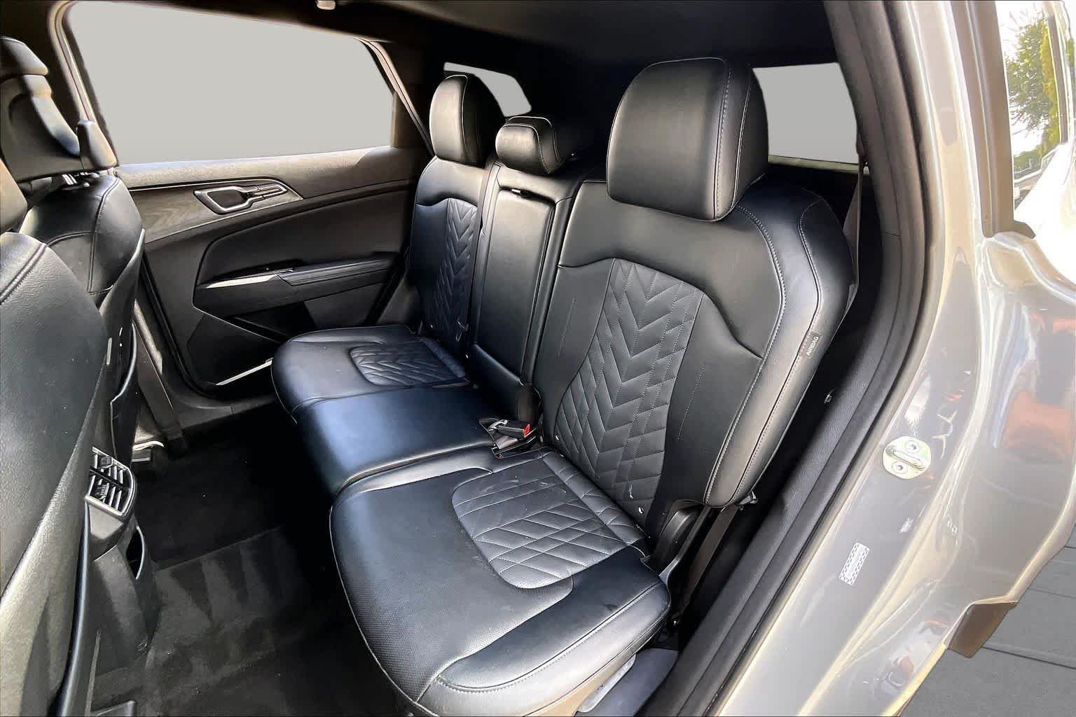 Used 2025 Wolf Gray Kia X-Line image 19