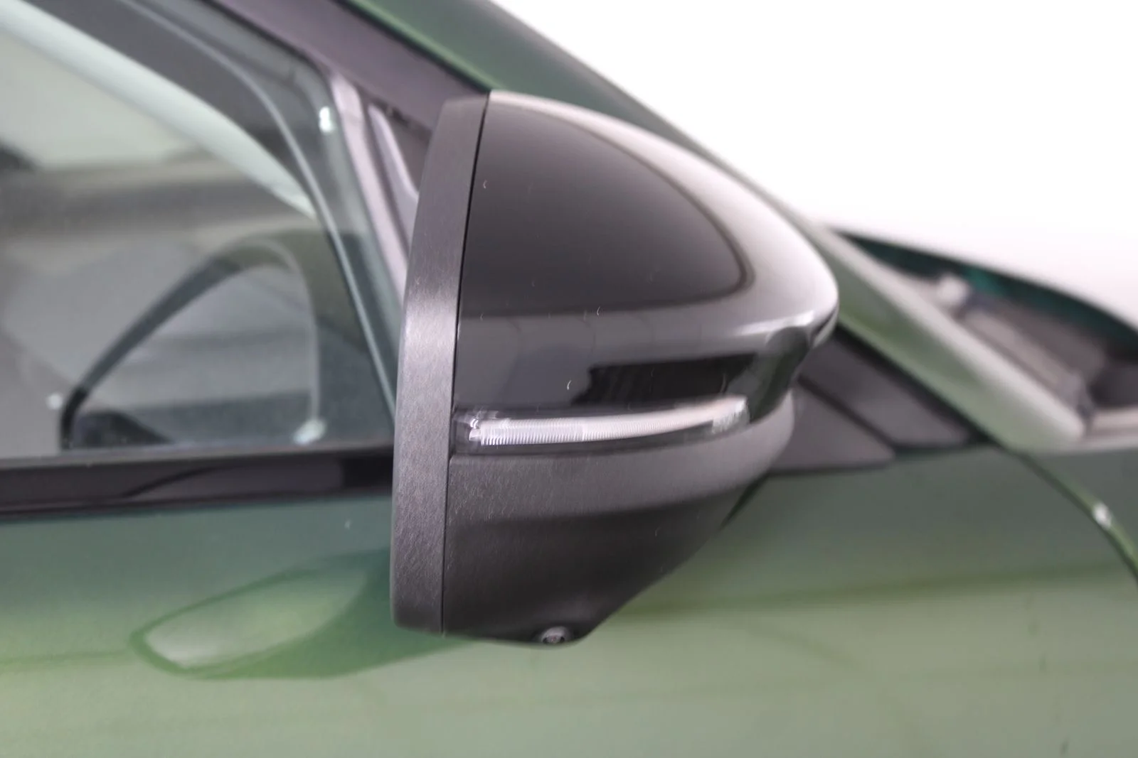 Used 2025 Green Ford Premium image 7