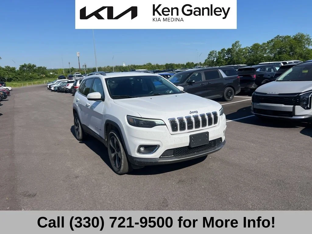Used 2019 White Jeep Limited image 3
