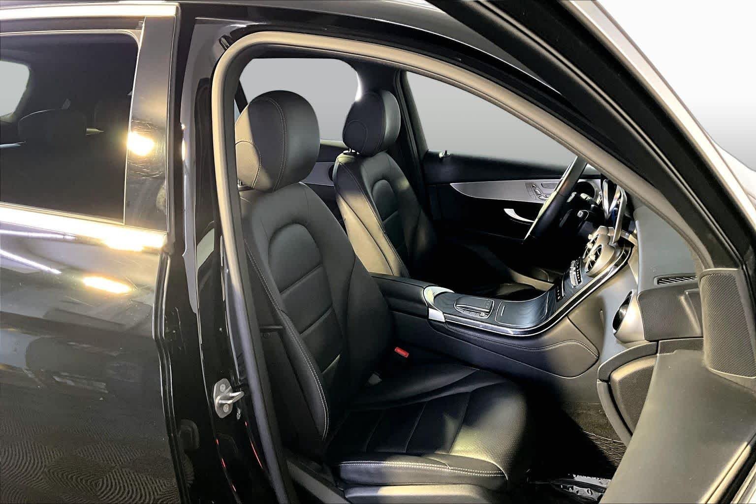 Used 2020 Black Mercedes-Benz GLC 300 image 8