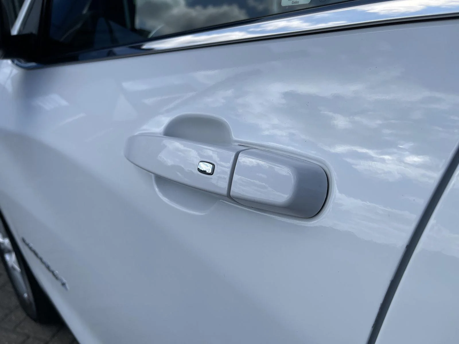 Used 2024 Summit White Chevrolet LT image 11