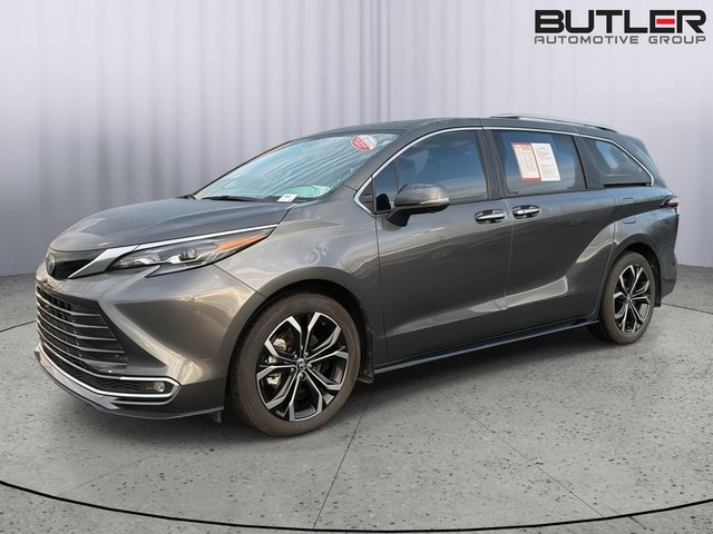 2025 Toyota Sienna Platinum 7-Passenger