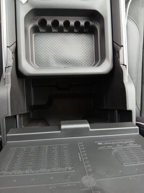 New 2026 Bright White Clear-Coat Exterior Paint RAM Laramie image 54