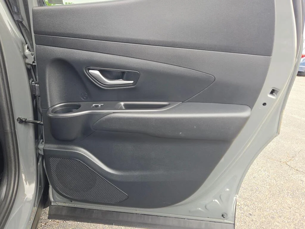 Used 2022 Hampton Gray Hyundai SEL image 10