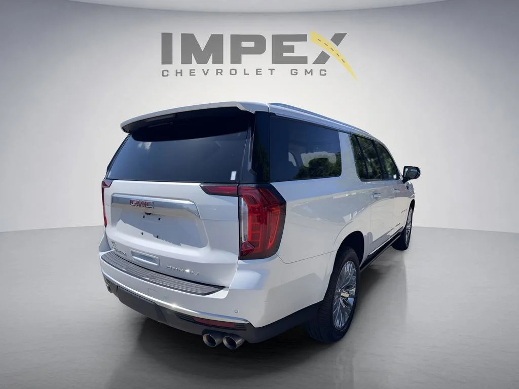 Used 2023 White Frost Tricoat GMC Denali image 5