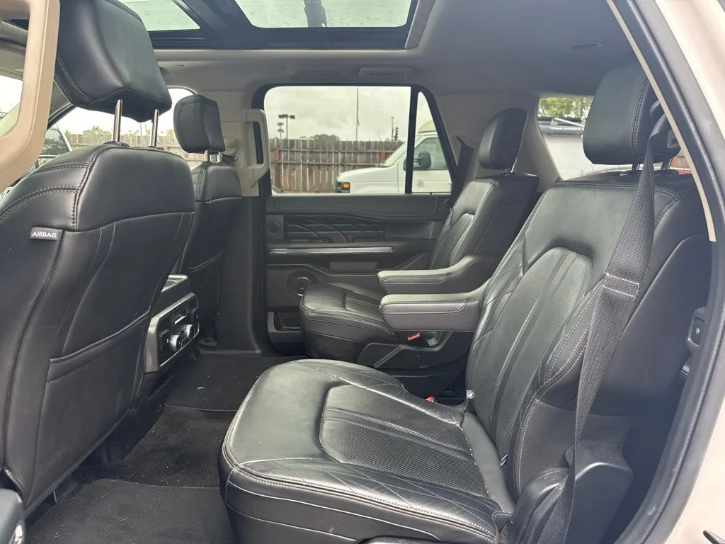 Used 2018 White Ford Platinum image 15