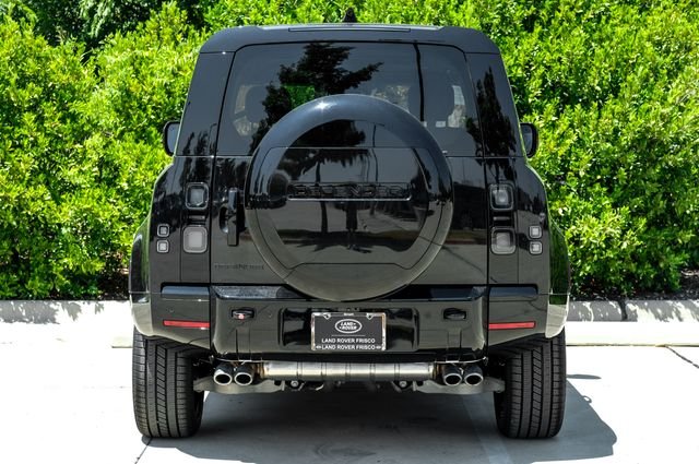 New 2026 Santorini Black Metallic Land Rover V8 image 12