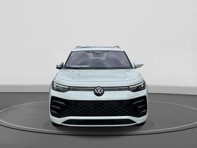 2026 Volkswagen Tiguan photo 2