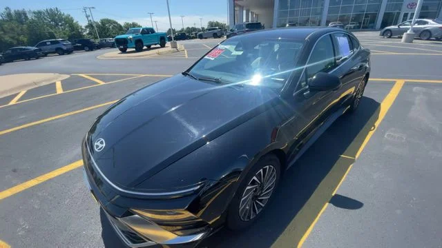 2025 Hyundai Sonata Hybrid SEL - Photo 6