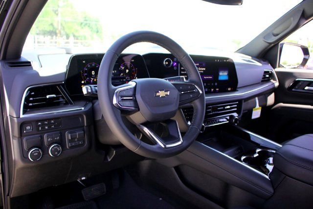 2026 Chevrolet Suburban LS - Photo 7