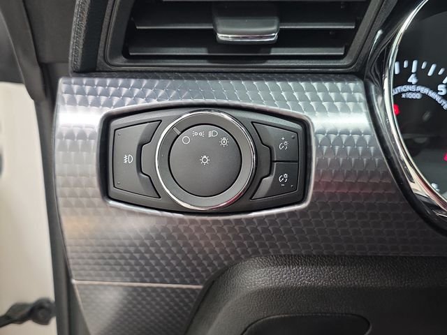Used 2017 White Ford GT Premium image 24