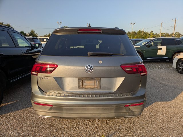Used 2019 Gray Volkswagen 2.0T SE image 2