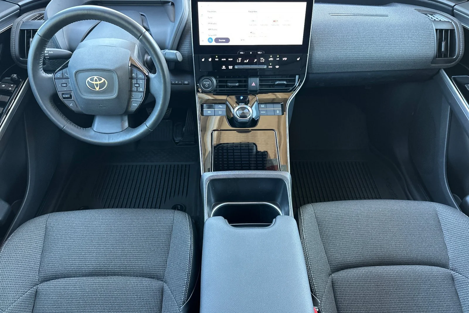 2024 Toyota bZ4X XLE - Photo 6