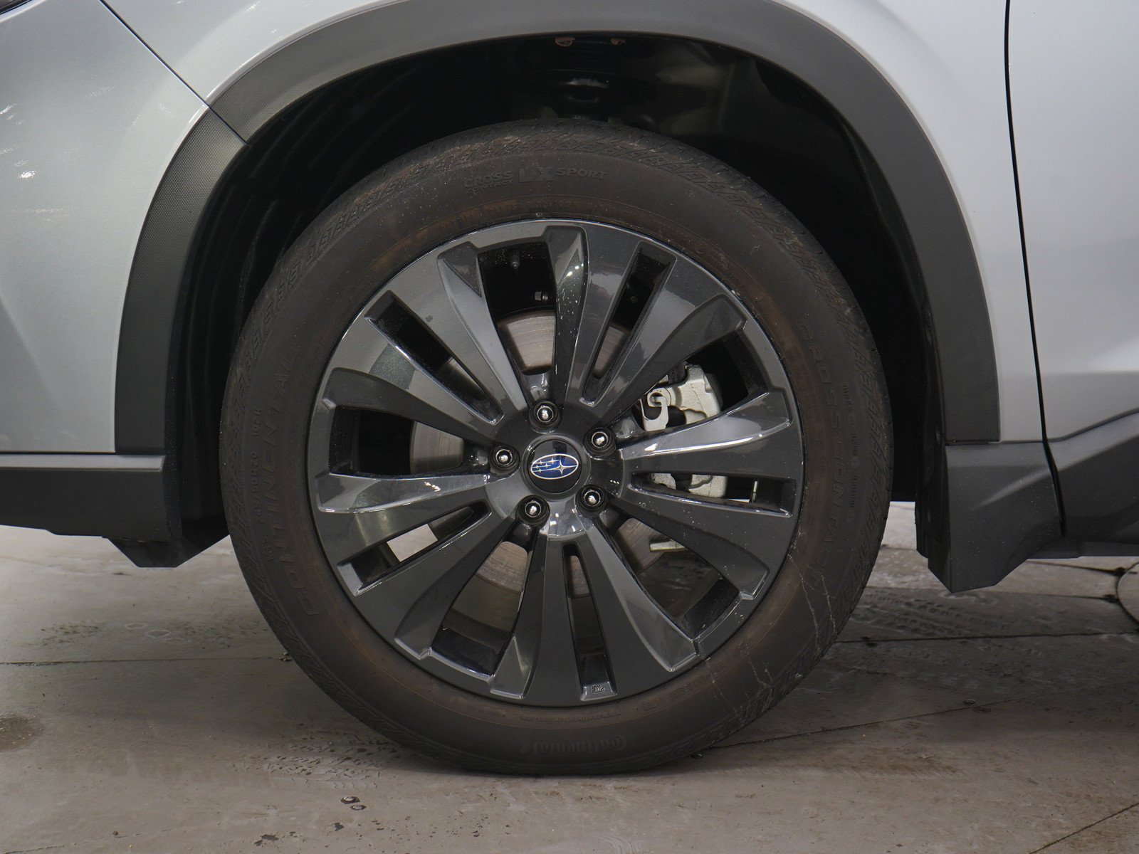 Used 2022 Ice Silver Metallic Subaru Onyx Edition image 29
